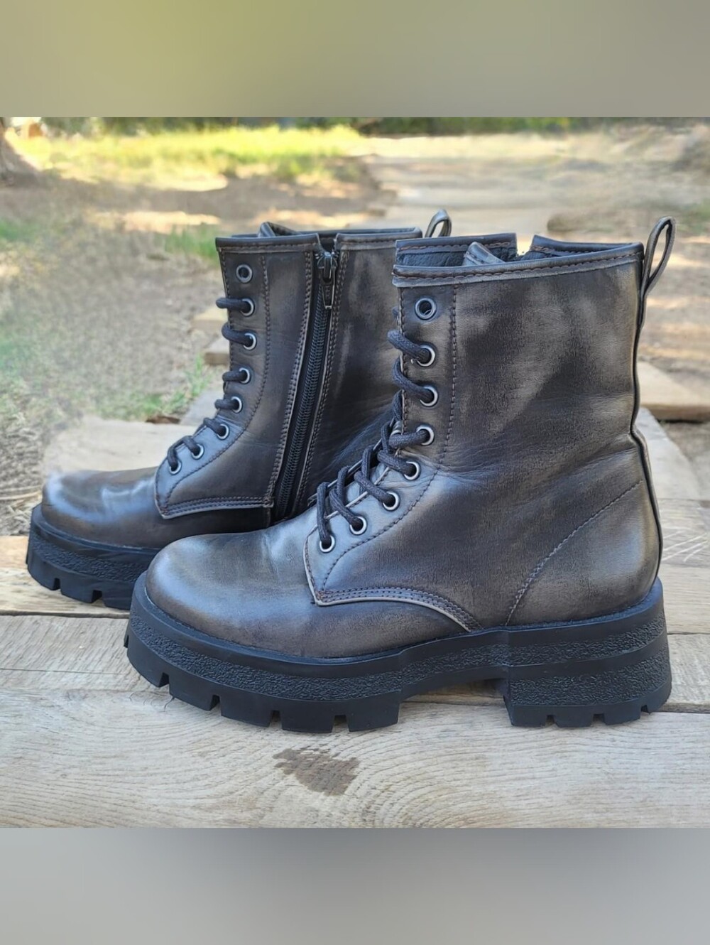 Steve Madden 90's Rascal Distressed Chunky Lug Combat Boots Sz 9